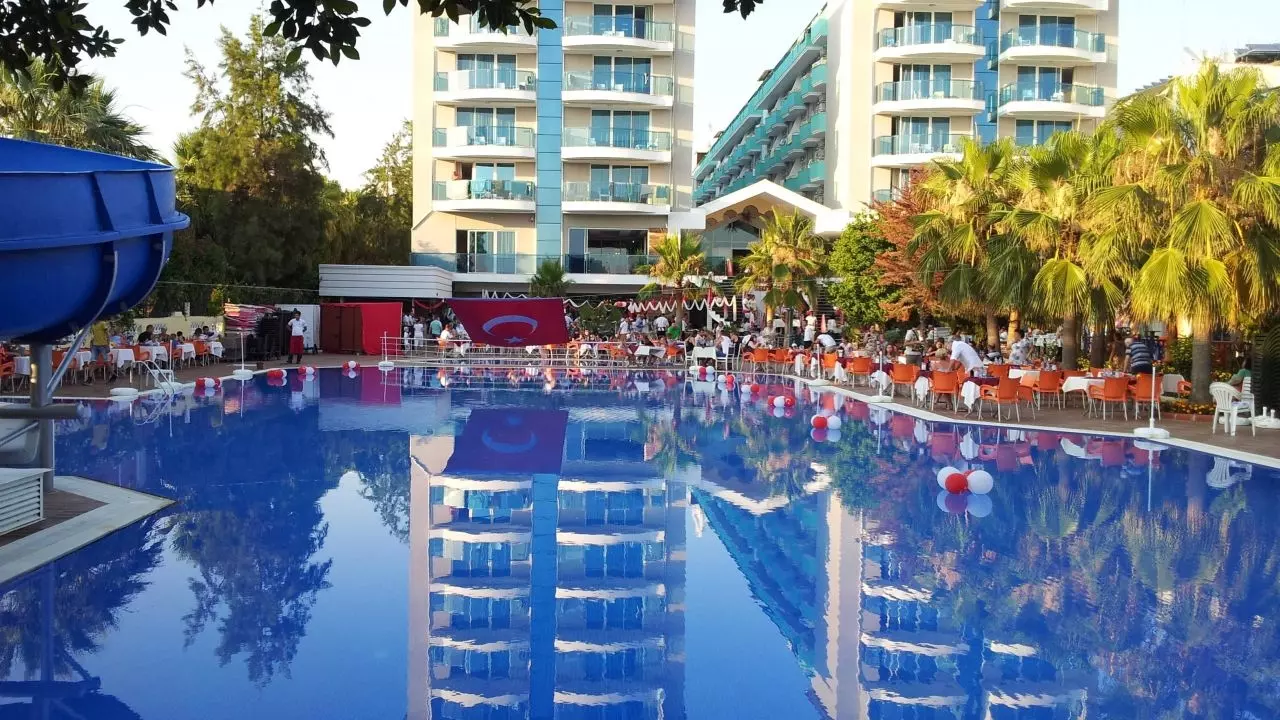 606532f11f154d-d43d-3546-ba92-a1cefb2a911b (Copy).jpg